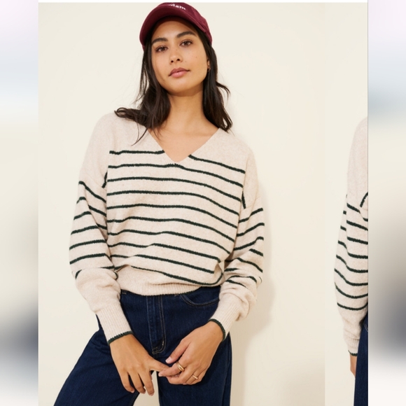 Madewell Sweaters - Madewell Wedged V-Neck Sweater